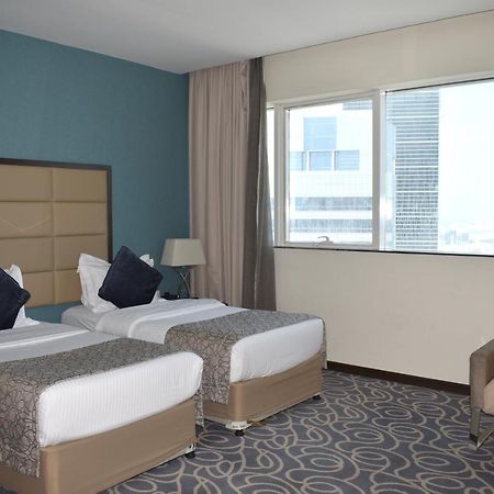 Ramada Abu Dhabi Corniche Hotel Екстериор снимка