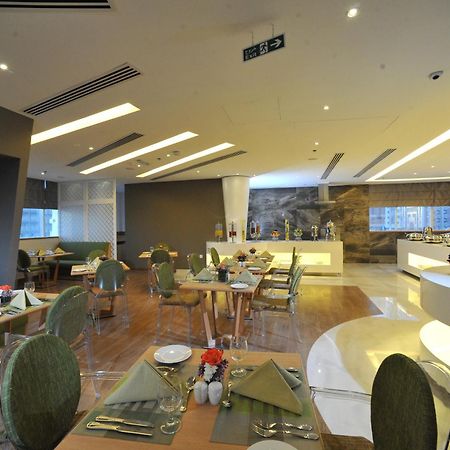 Ramada Abu Dhabi Corniche Hotel Екстериор снимка