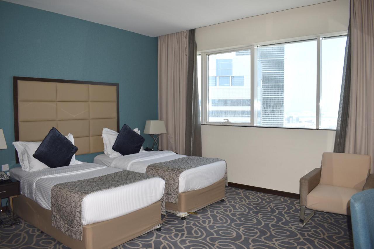 Ramada Abu Dhabi Corniche Hotel Екстериор снимка