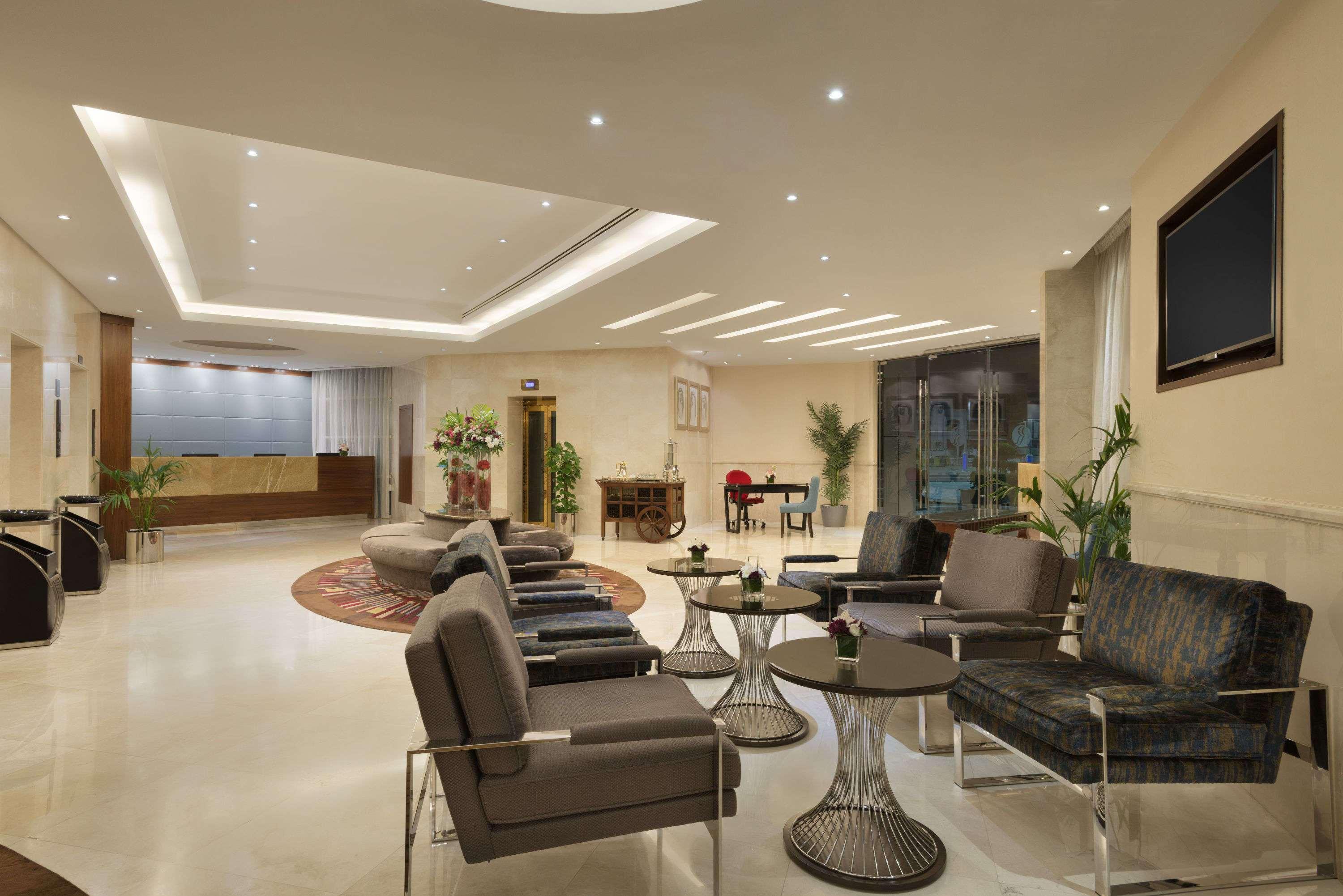 Ramada Abu Dhabi Corniche Hotel Екстериор снимка
