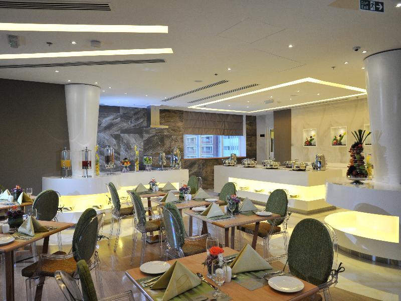Ramada Abu Dhabi Corniche Hotel Екстериор снимка