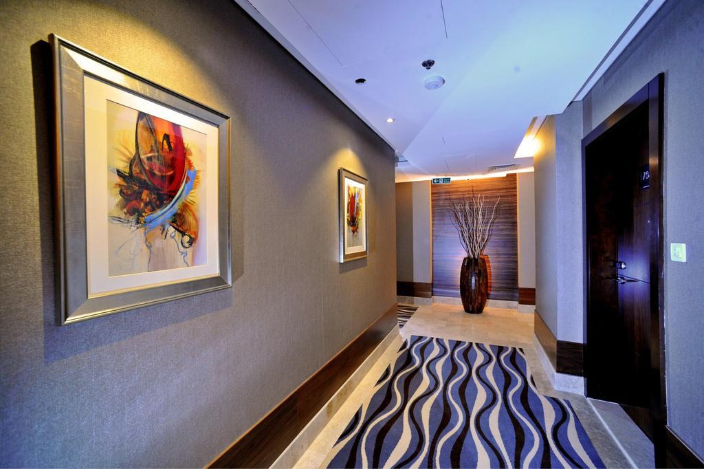 Ramada Abu Dhabi Corniche Hotel Екстериор снимка