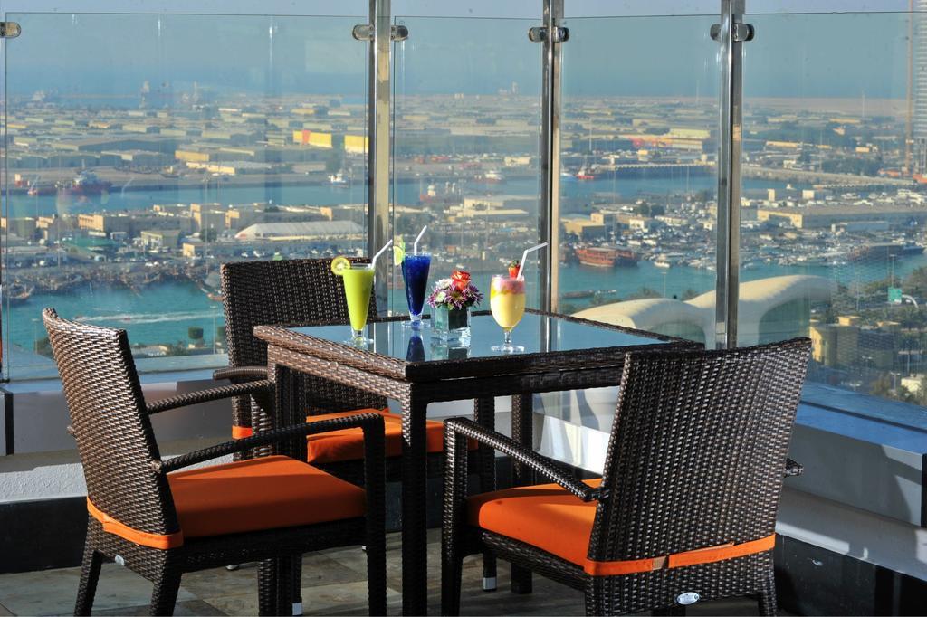 Ramada Abu Dhabi Corniche Hotel Екстериор снимка